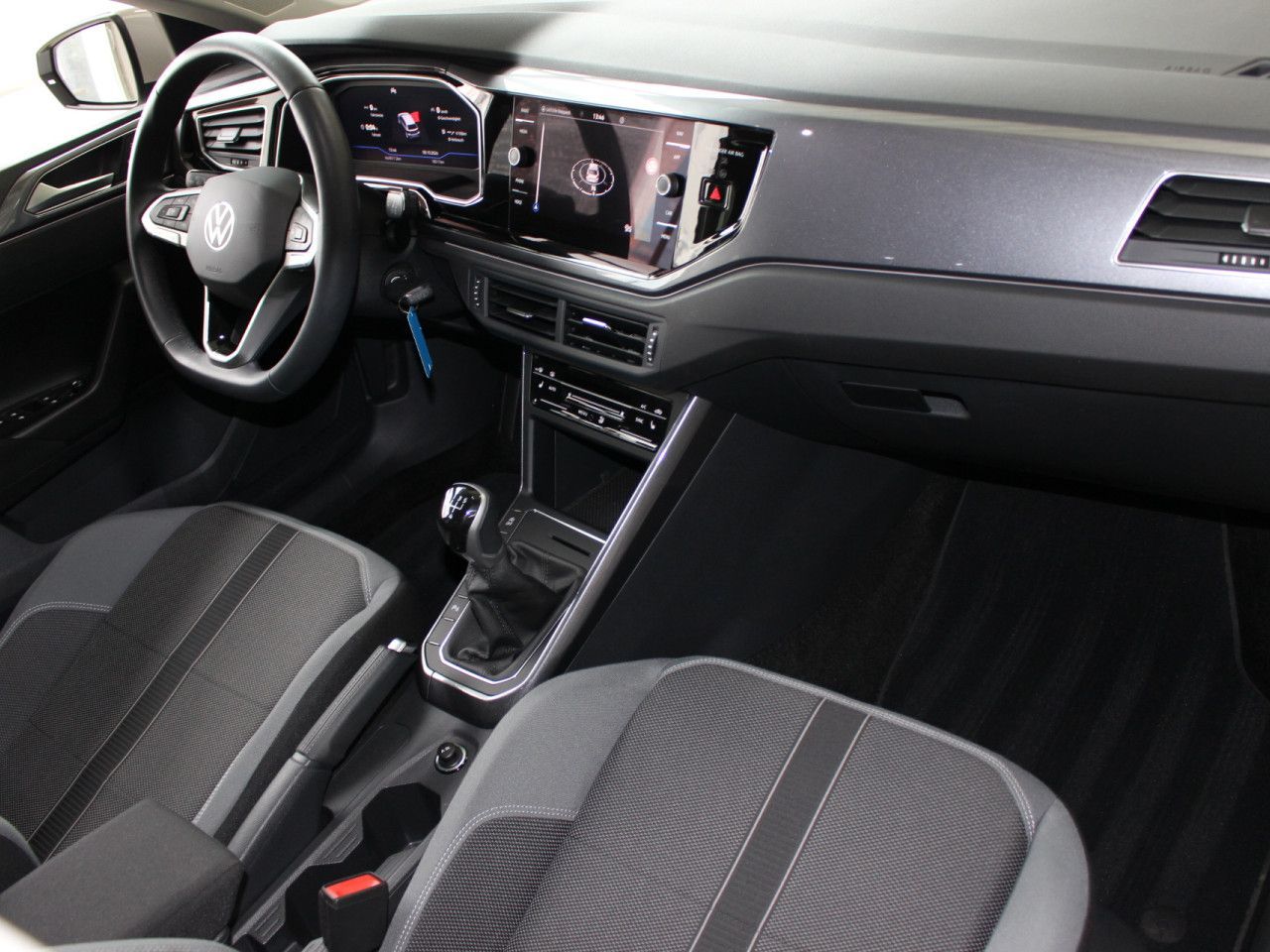 Fahrzeugabbildung Volkswagen Polo 1.0 TSI Style Matrix/ACC/Navi/PDC