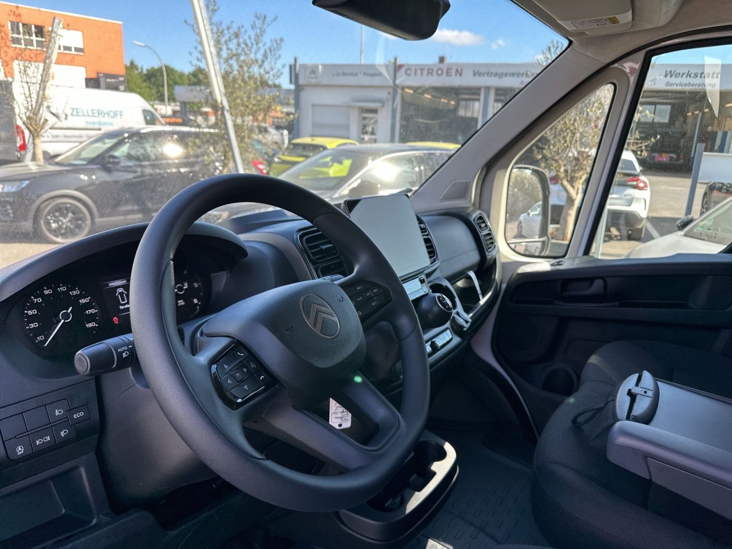 Fahrzeugabbildung Citroën Jumper 2.2 KW 35 L3H2 BlueHDi 140 AHK-abn. Navi