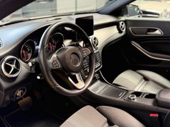 MERCEDES-BENZ CLA 220 4MATIC/SB/PANO/DISTRONIC+ MERCEDES-BENZ CLA 220 4MATIC/SB/PANO/DISTRONIC+