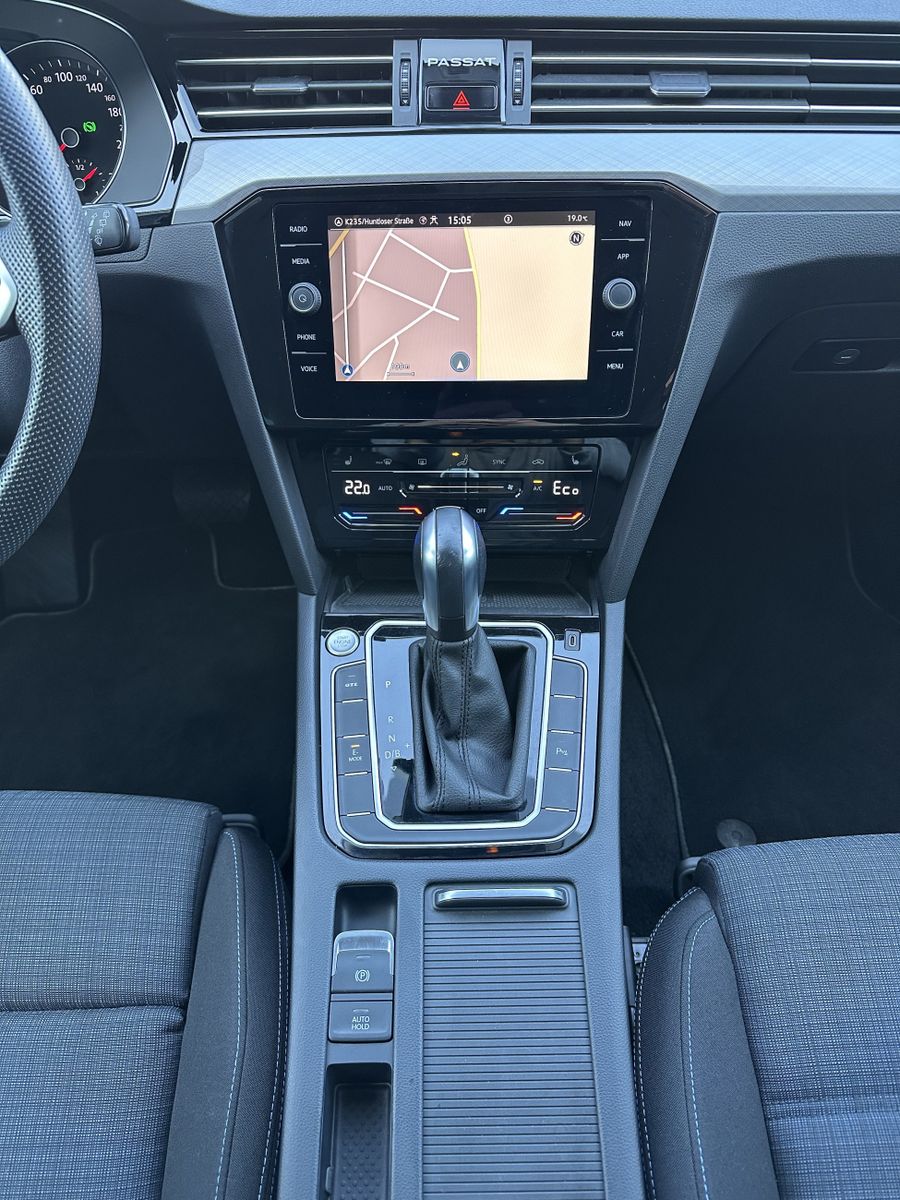 Fahrzeugabbildung Volkswagen Passat GTE 1.4 TSI DSG Hybrid NAV+LED+KAMERA+PP