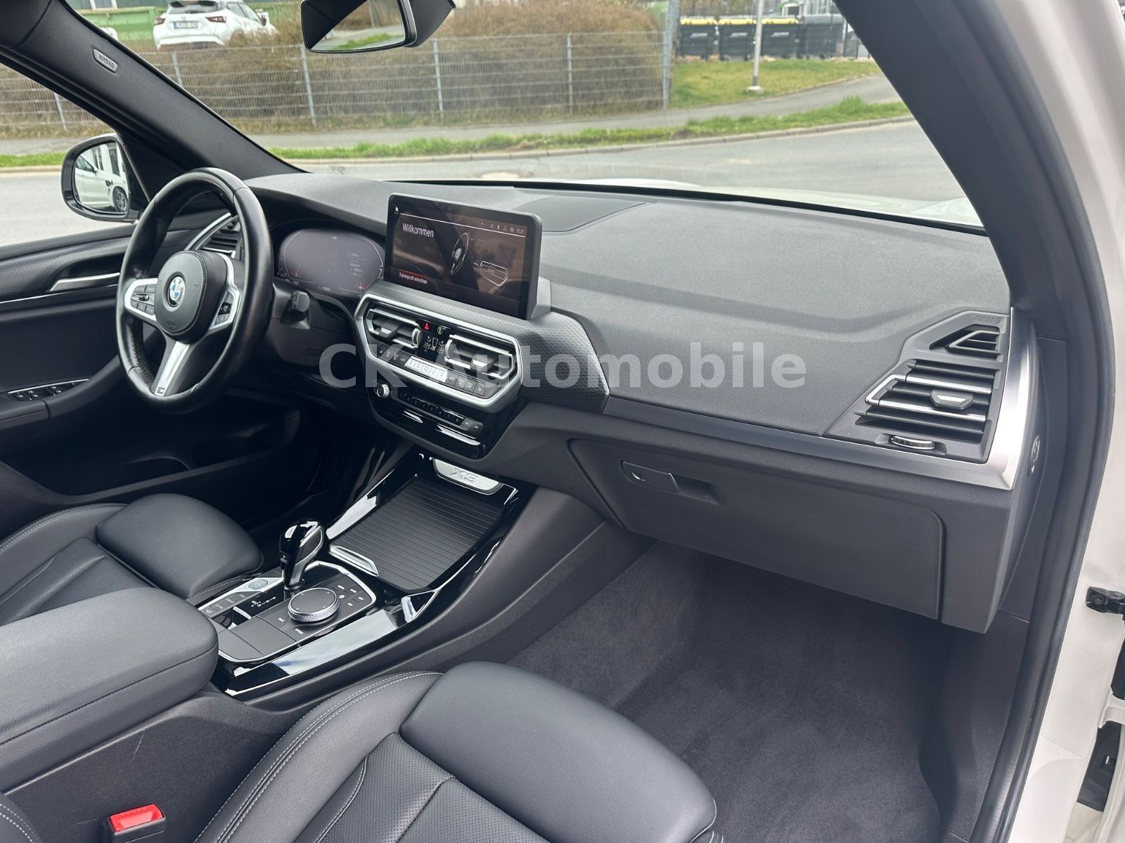 Fahrzeugabbildung BMW X3 xDrive30 i M-Sport/Shadow-Line/Navi/Kam./LED