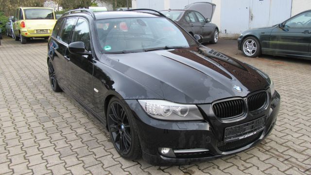 BMW 335i Touring - Panorama / MwSt. auswb./ 18"M Alu