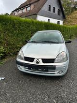 Renault Clio 1.4 16V Automatik  94.000 km... - gebrauchte Renault Clio aus dem Jahr 2004