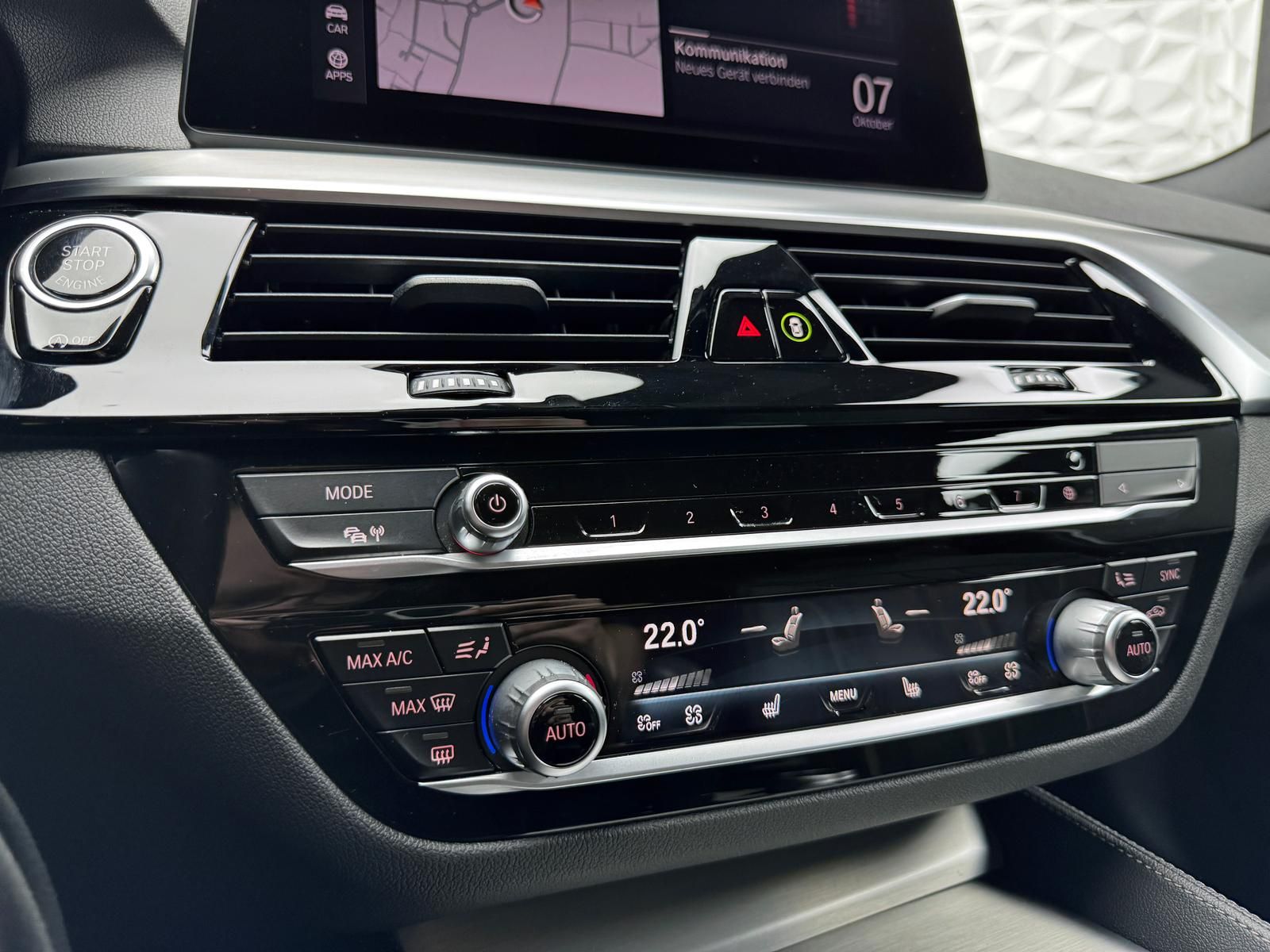 Fahrzeugabbildung BMW d*XDRIVE*M-PAKET*AHK*H&K*LIVE*360°HUD*KEYL*DAB