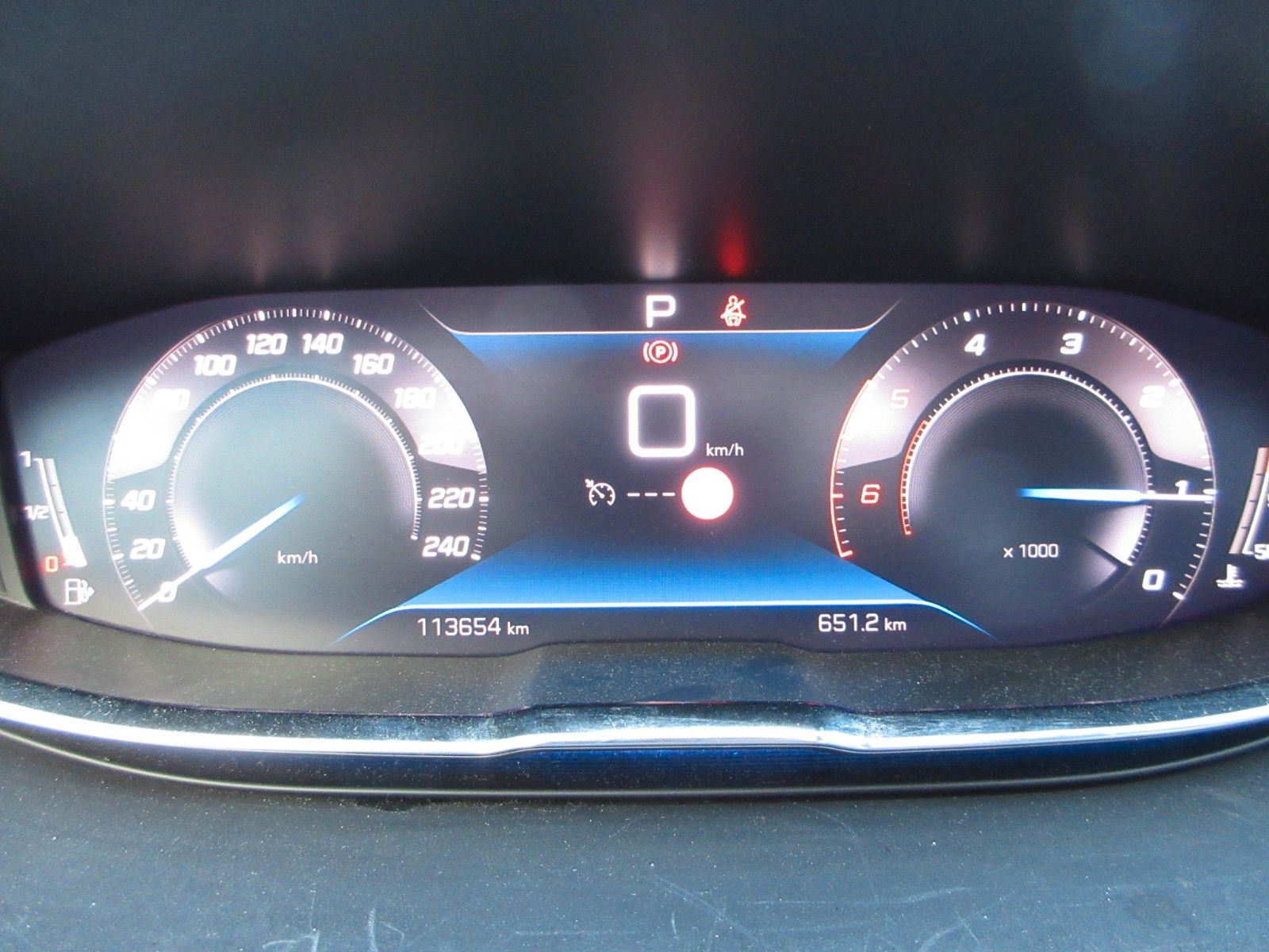 Fahrzeugabbildung Peugeot 5008 Active Pack 1.5D LED/NAVI/AHK/PDC/R´CAM