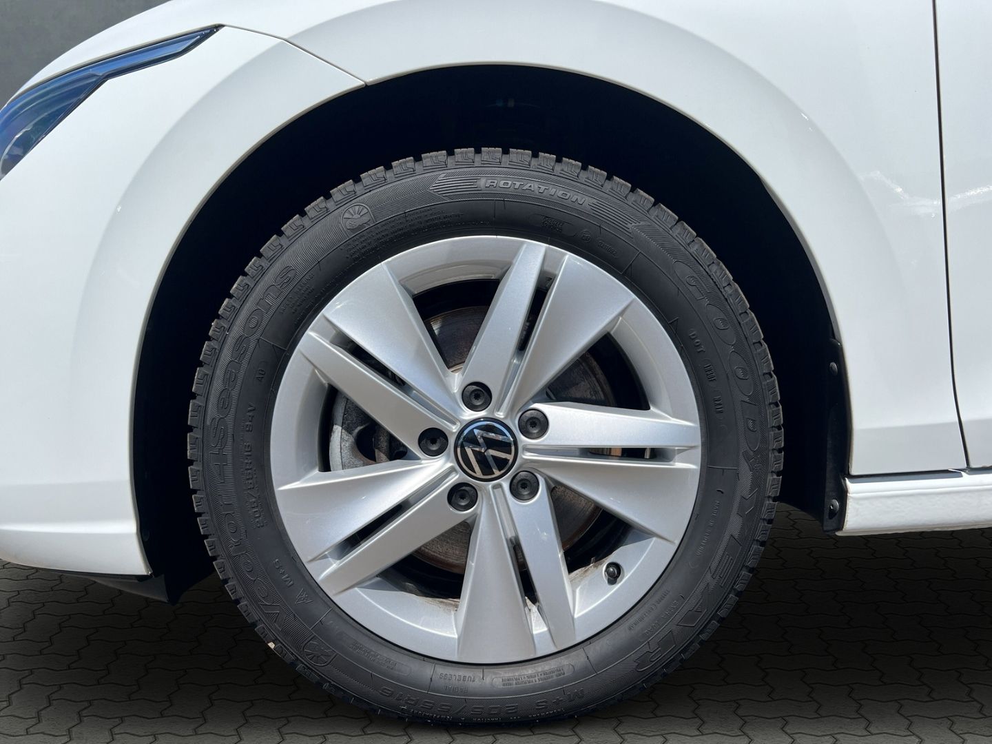 Golf VIII 2.0 TDI Life (EURO 6d) AHK-klappbar Na