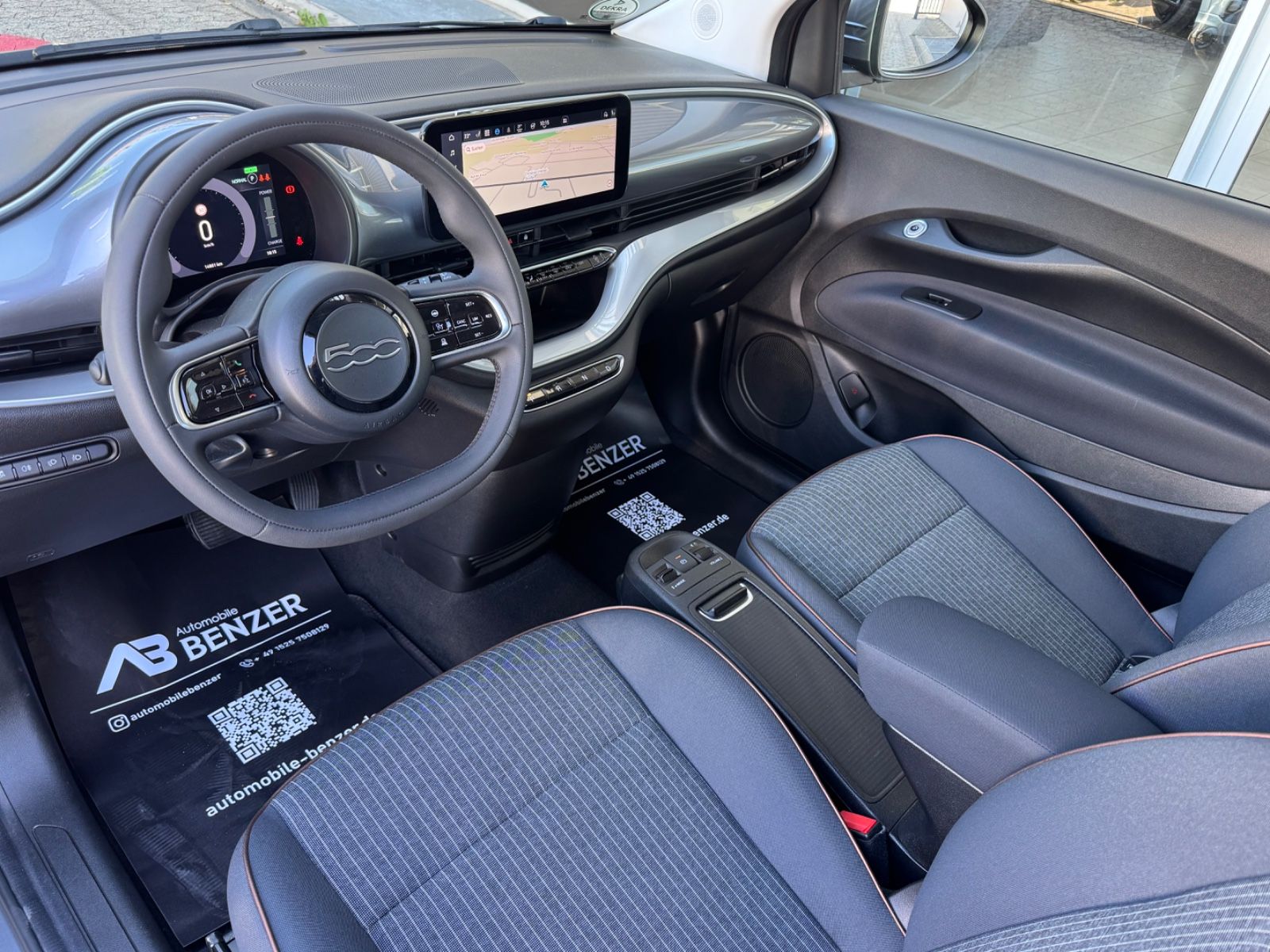 Fahrzeugabbildung Fiat 500 e Icon/42 kWh/Navi/R-Cam/ACC*CarPlay/SHZ/