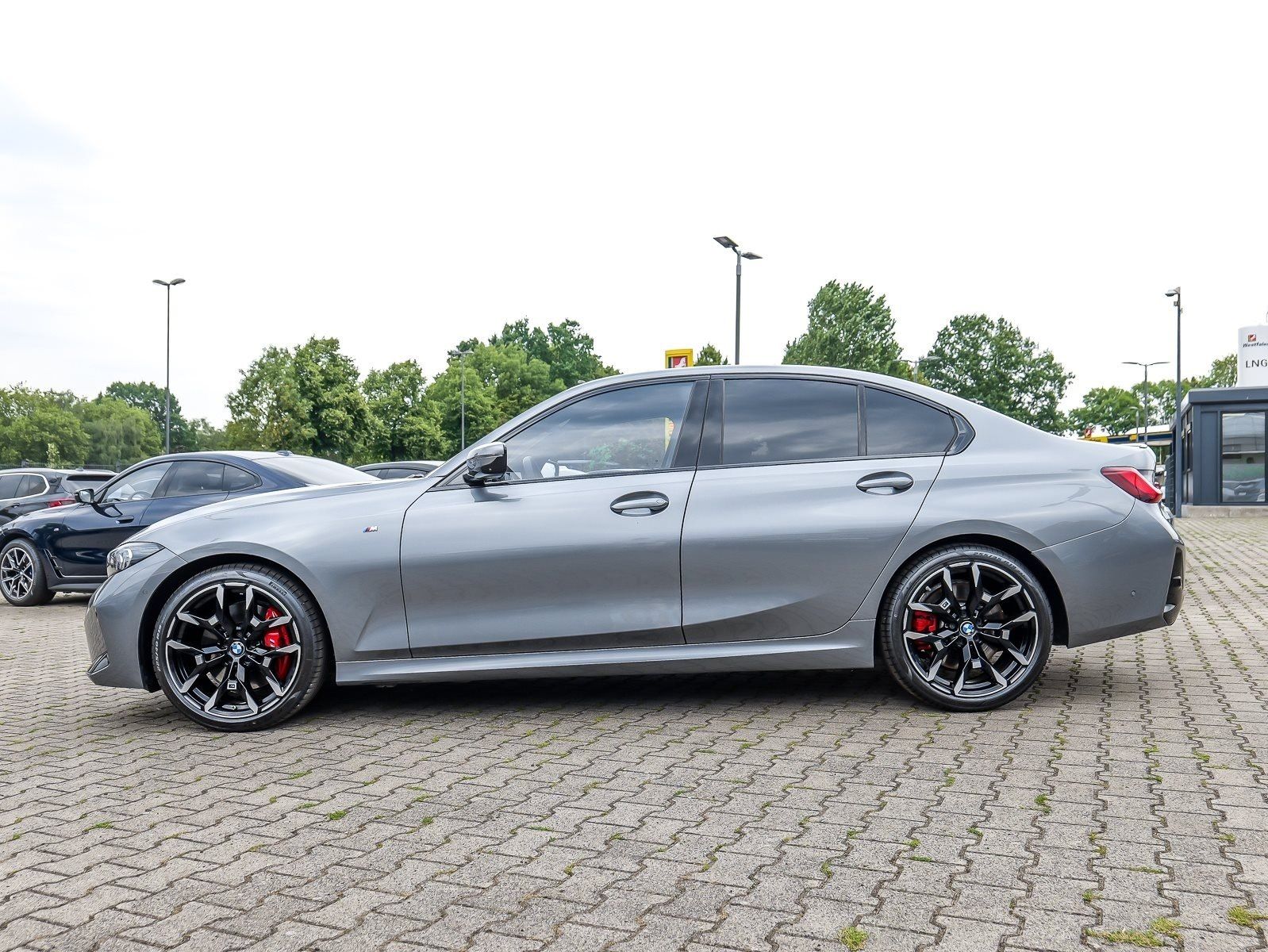 BMW 330 - Bild 9