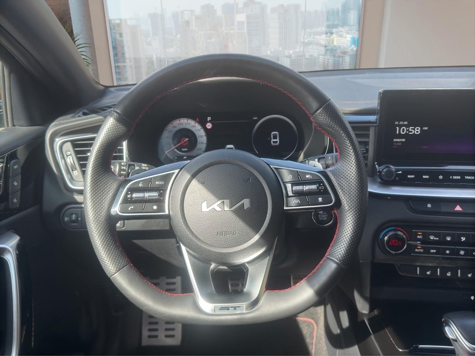 Kia ProCeed 1.6T DCT7 GT Navi Memory Kamera Klima
