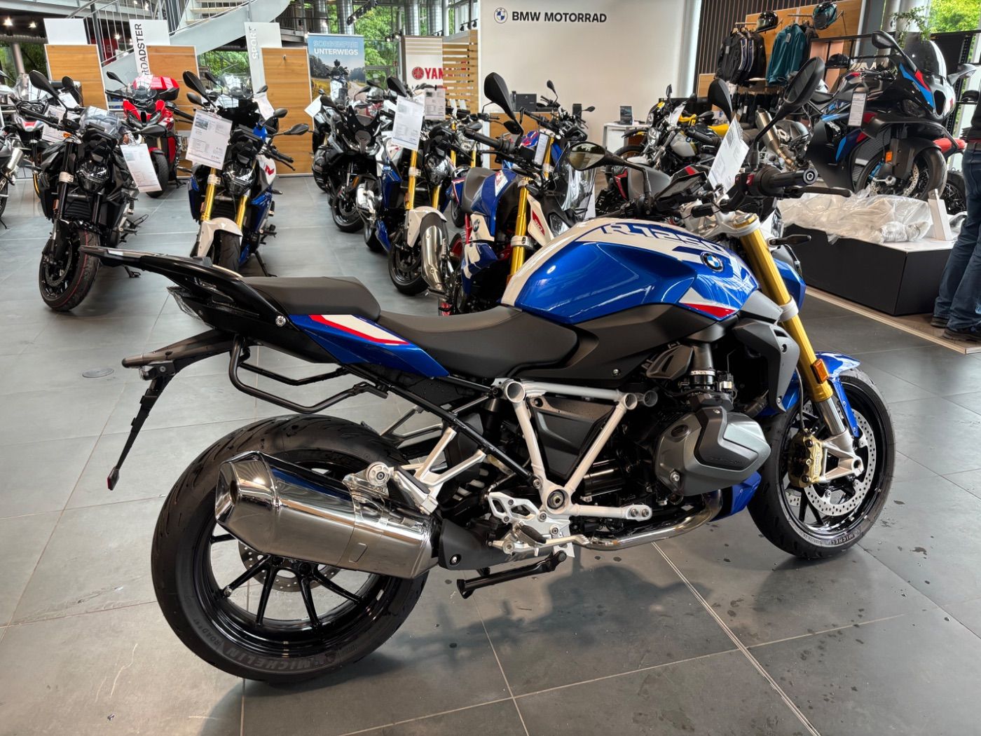 Fahrzeugabbildung BMW R 1250 R Style Sport 4 Pakete