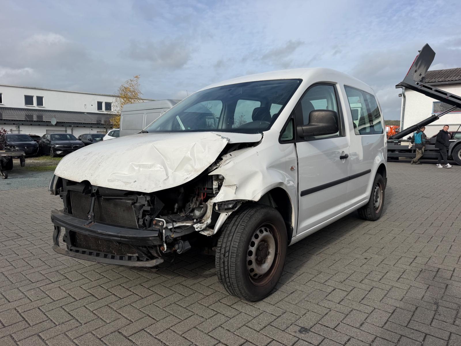 Volkswagen Caddy 2014 — rear view