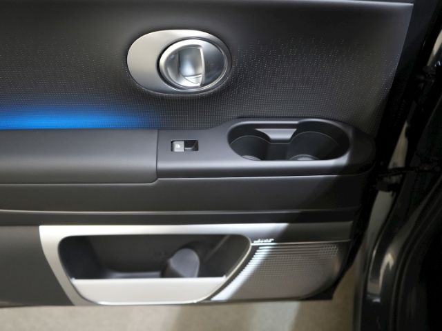 IONIQ 9 UNIQ 110kWh 4WD 6-SITZER+NAVI+360 GRAD K