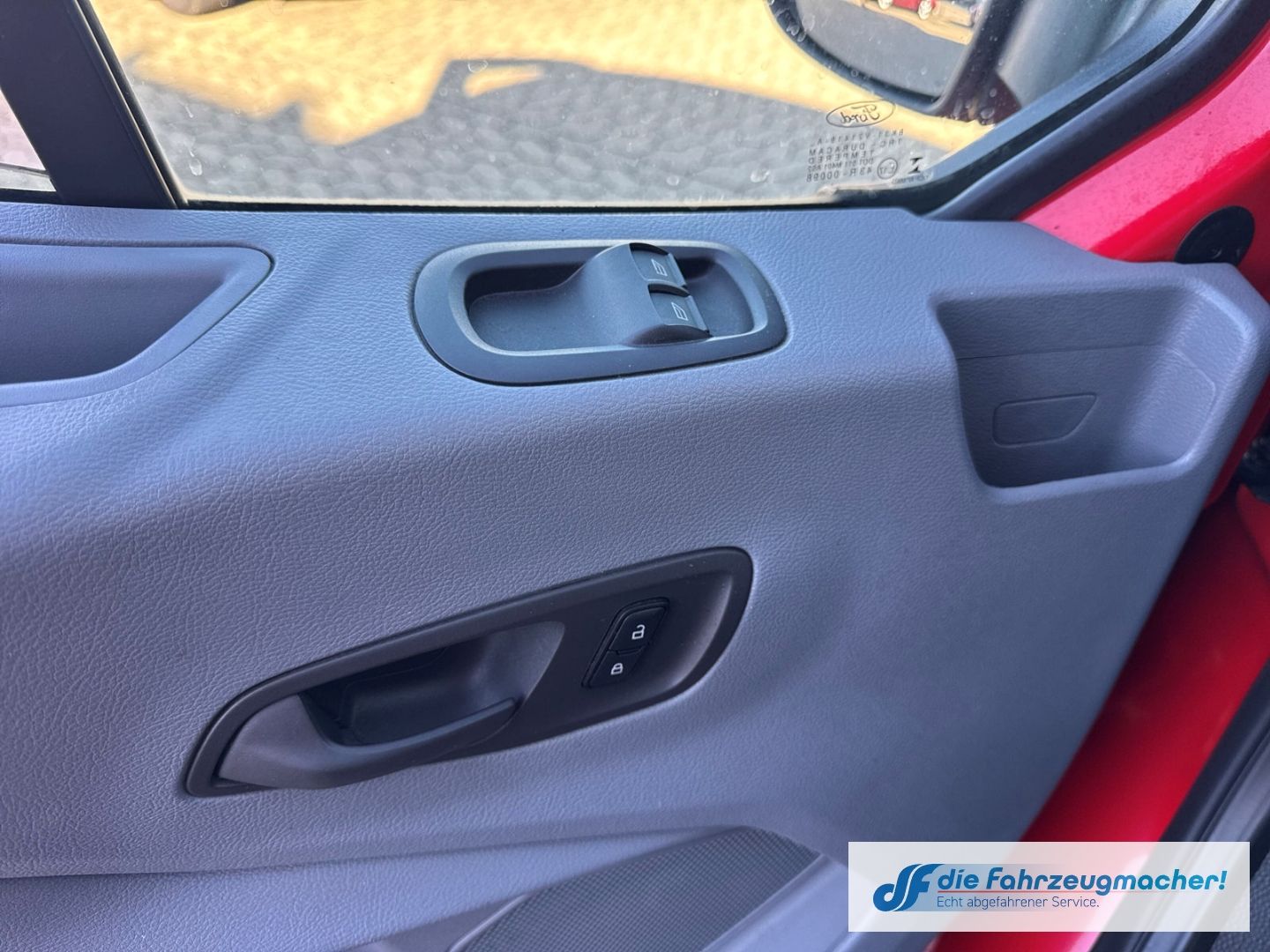 Fahrzeugabbildung Ford Transit Kombi 350 L3 Trend Temp *2641