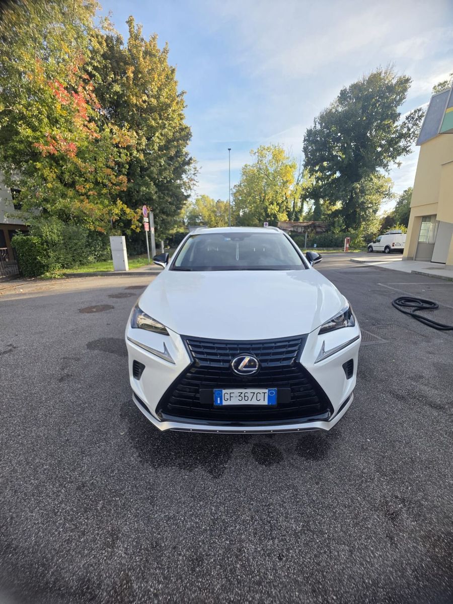 Lexus NX 300h Hybrid 4WD Premium