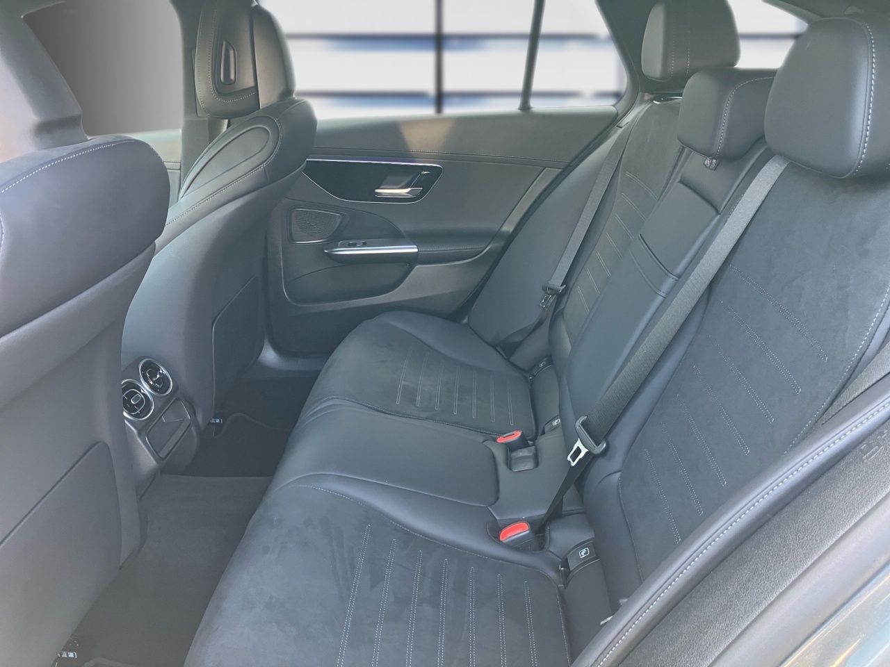 Fahrzeugabbildung Mercedes-Benz C 300 d T AMG+NIGHT+AHK+AMBIENTE+KAMERA+DAB