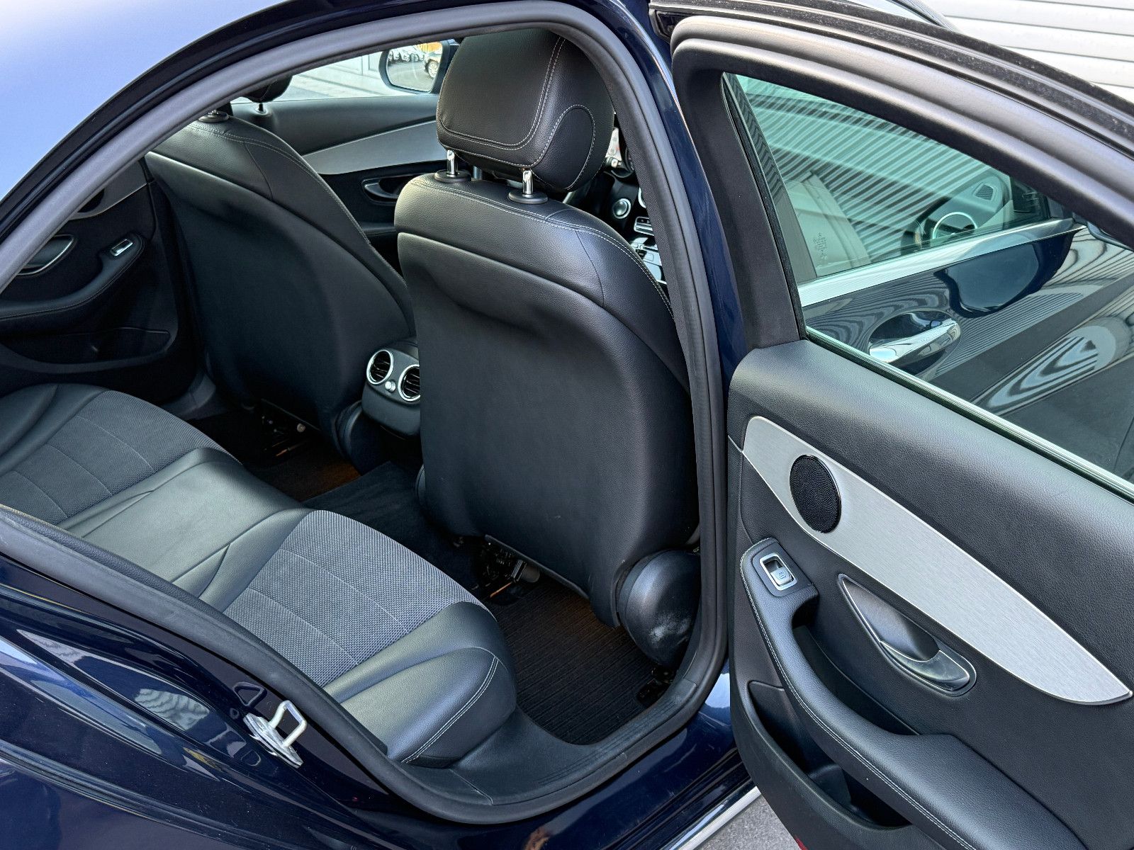 Fahrzeugabbildung Mercedes-Benz C 200 d Limo 9G-Tronic Avg GRA Pano 360°Kamera