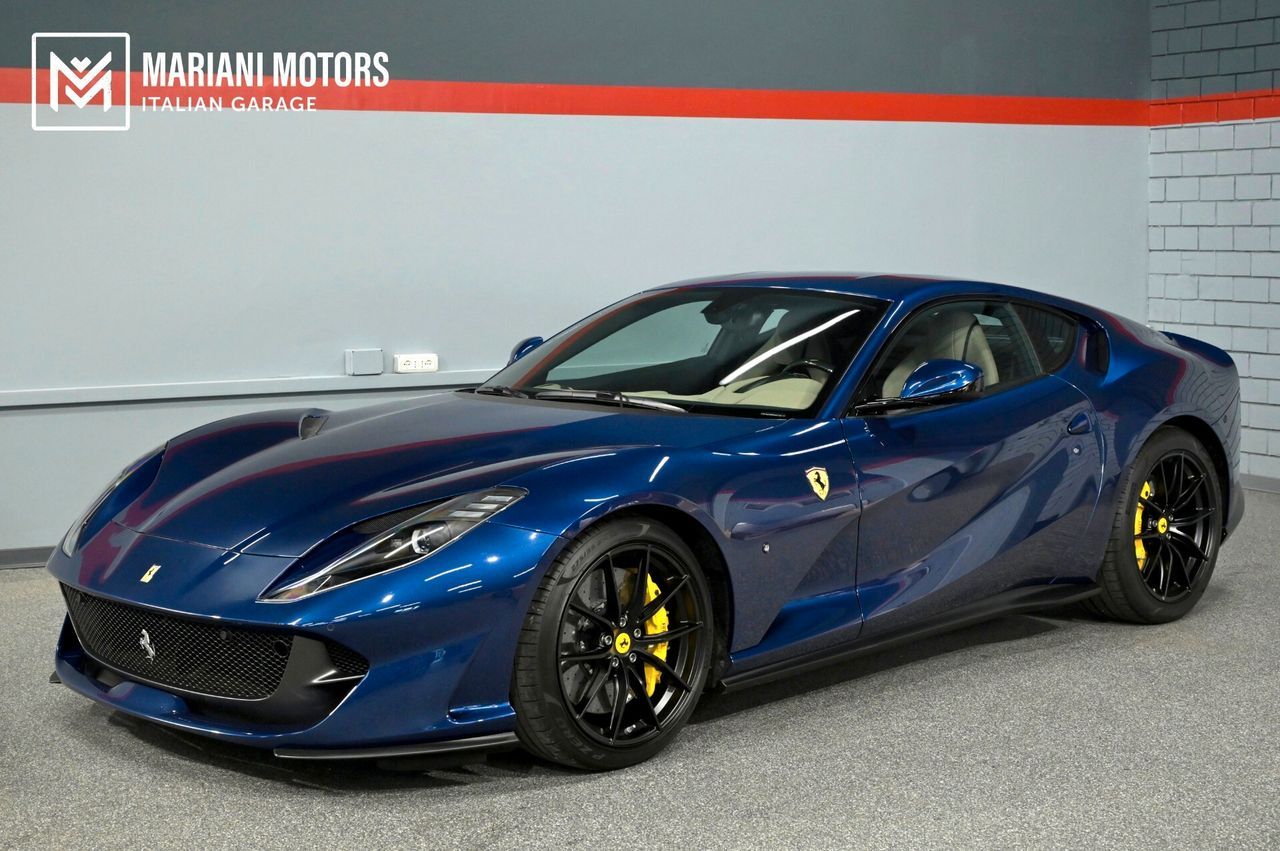FERRARI 812