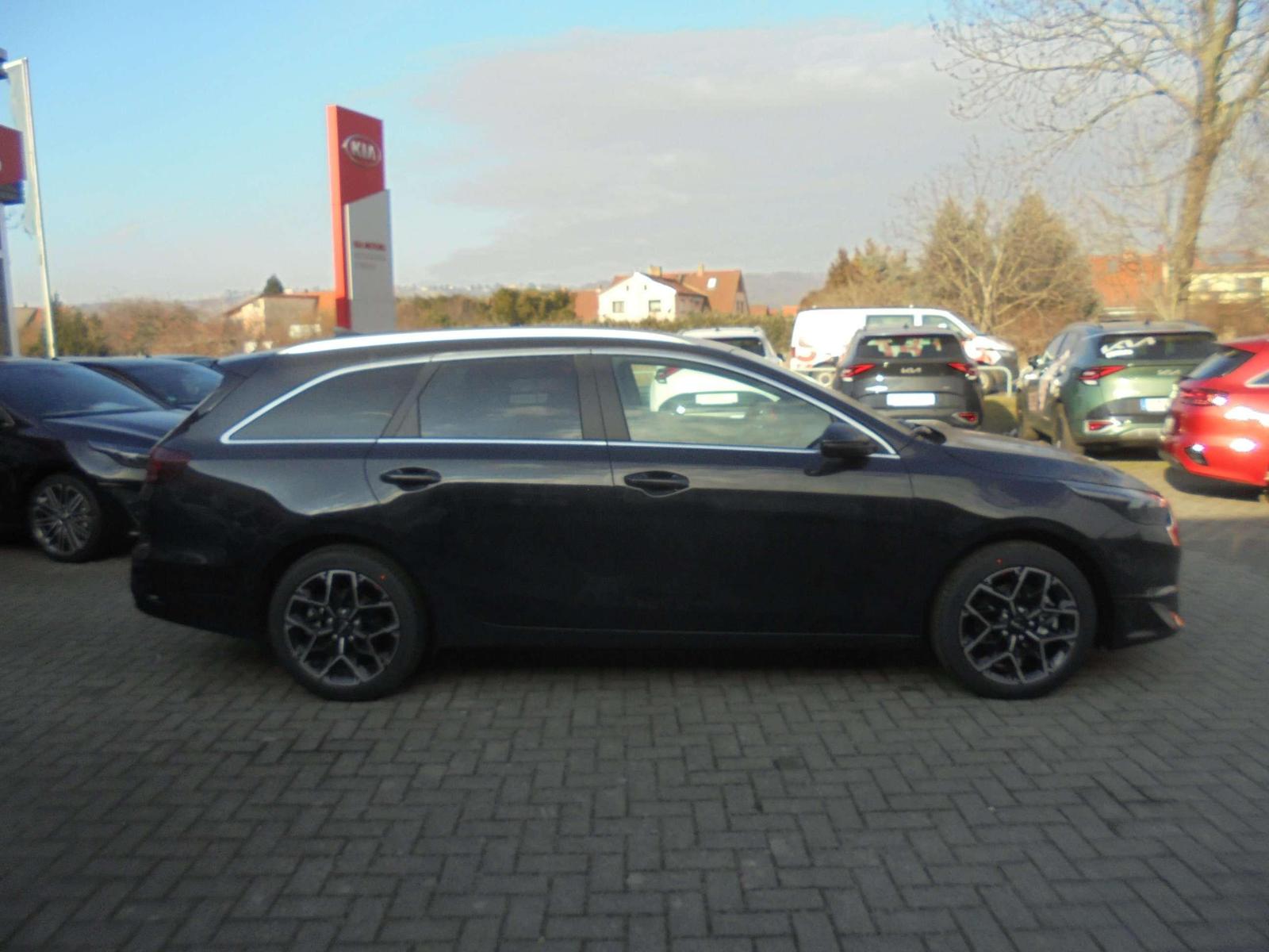 Kia Ceed SW / cee d SW SW 1.5 T-GDI Nightline Editio