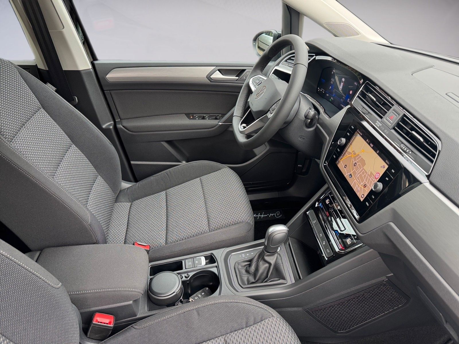 Fahrzeugabbildung Volkswagen Touran Comfortline 1.5 TSI