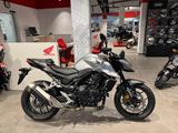 Honda CB750 Hornet 2025 Silber *Tageszulassung 10-25* - HONDA 750S