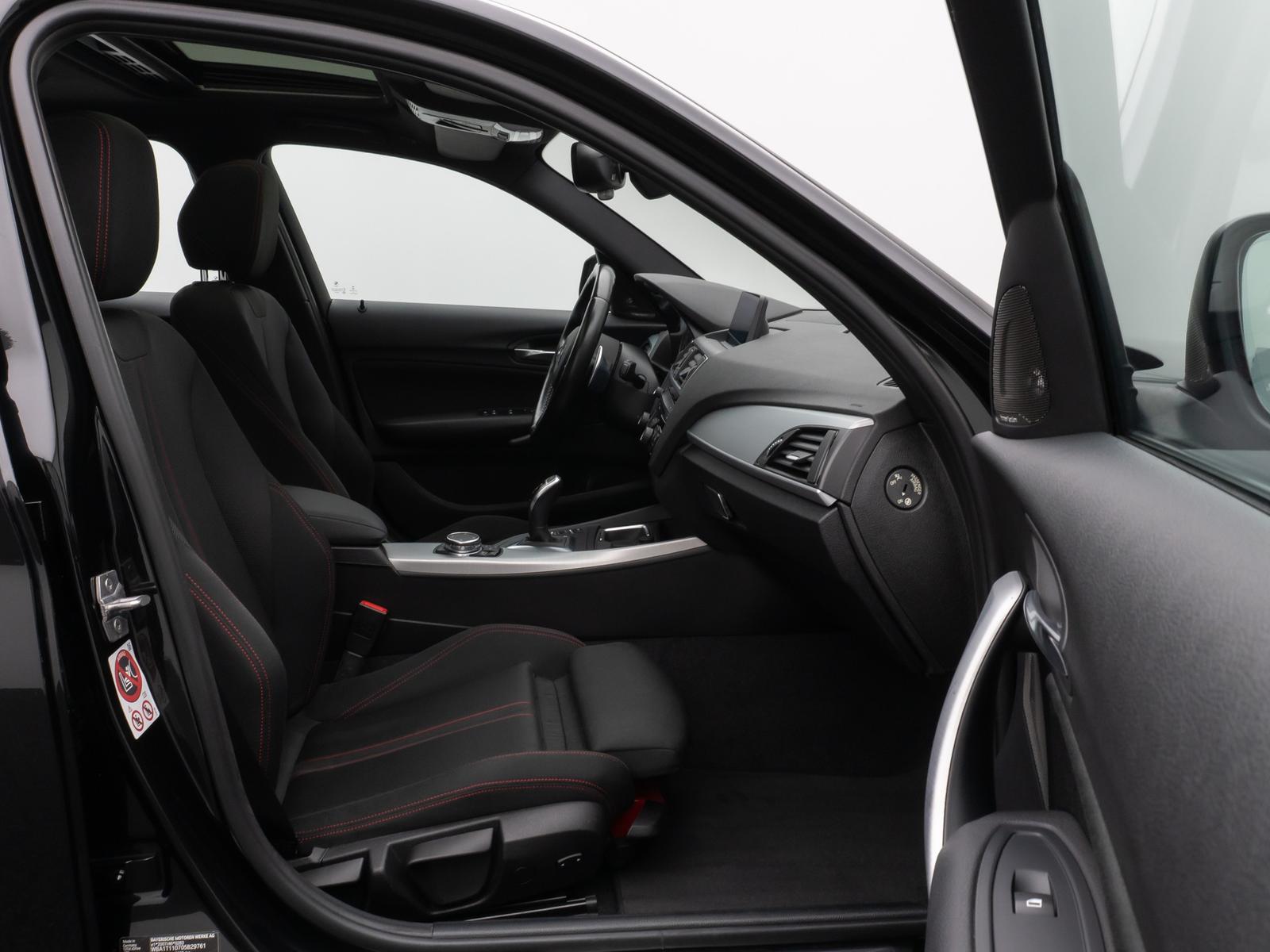 BMW 120d xD Sport Line Glasdach H/K PDC LED Komfort