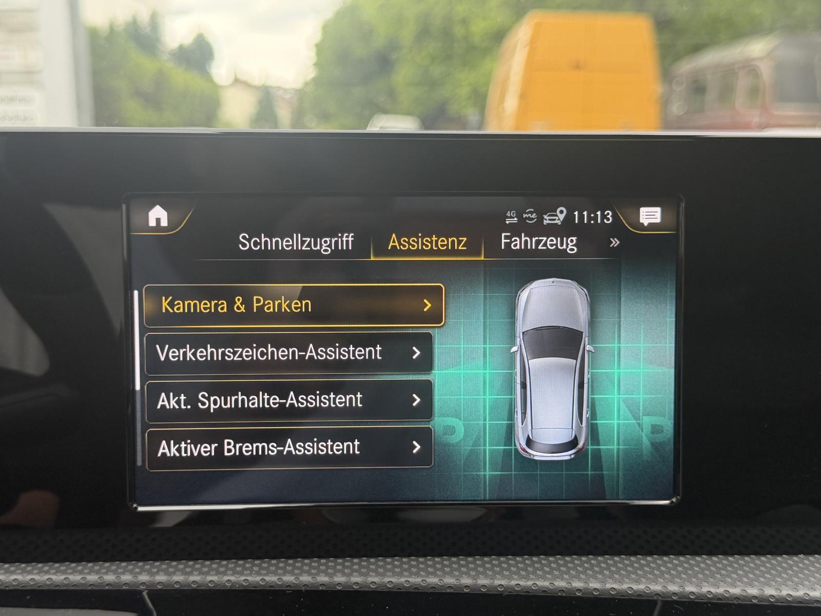 Mercedes-Benz A 250 e AMG LED MBUX Distronic Pano Kamera-360°