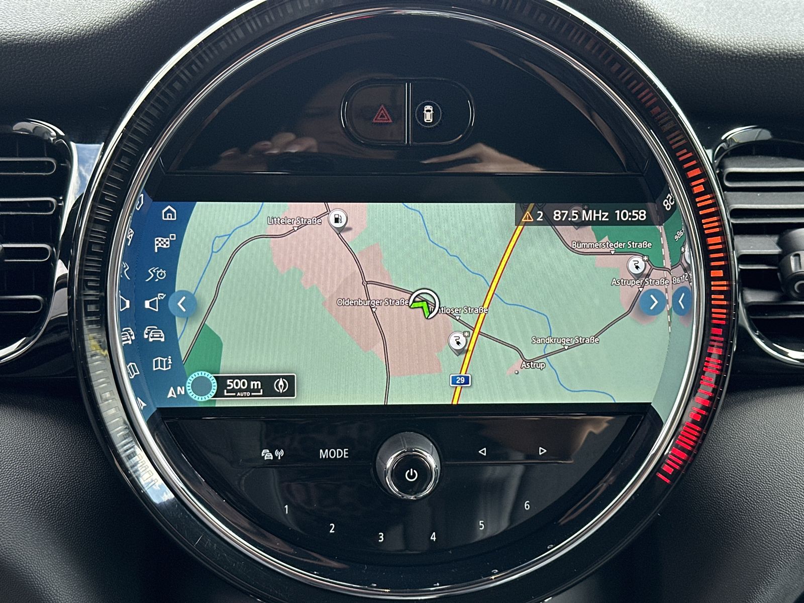 Fahrzeugabbildung MINI Cooper SE Classic-Trim NAV+LED+RÜCKFAHRKAMERA+SH