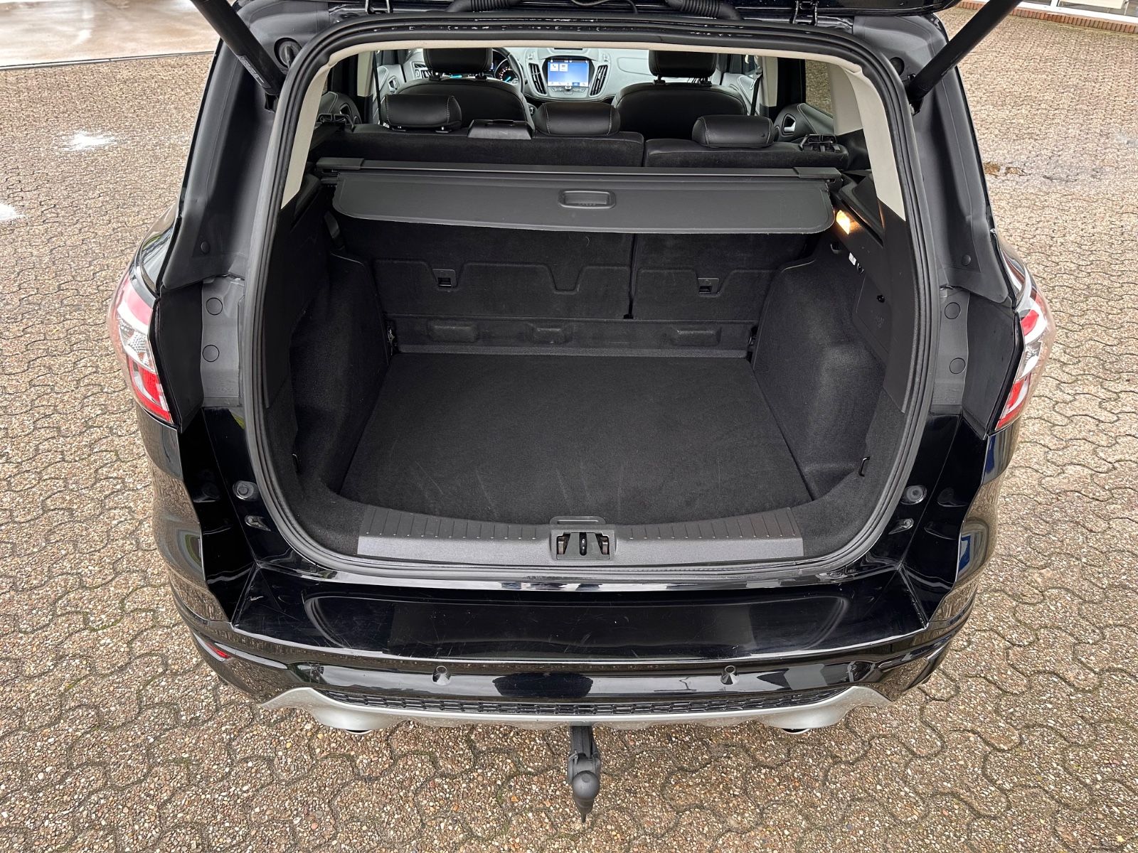 Fahrzeugabbildung Ford Kuga Vignale 2.0 TDCi 4x4 AHK/ACC/BiXenon/Keyfre