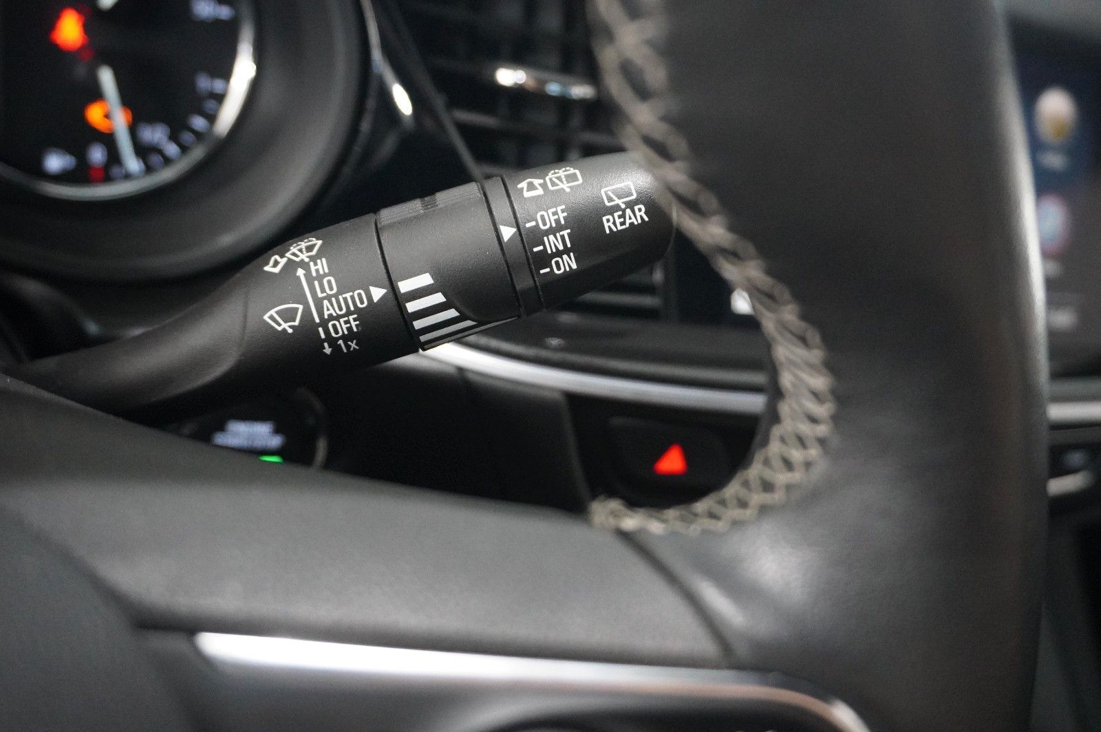 Fahrzeugabbildung Opel Insignia B ST 2.0D BUSINESS NAVI/LED/KAMERA/HUD