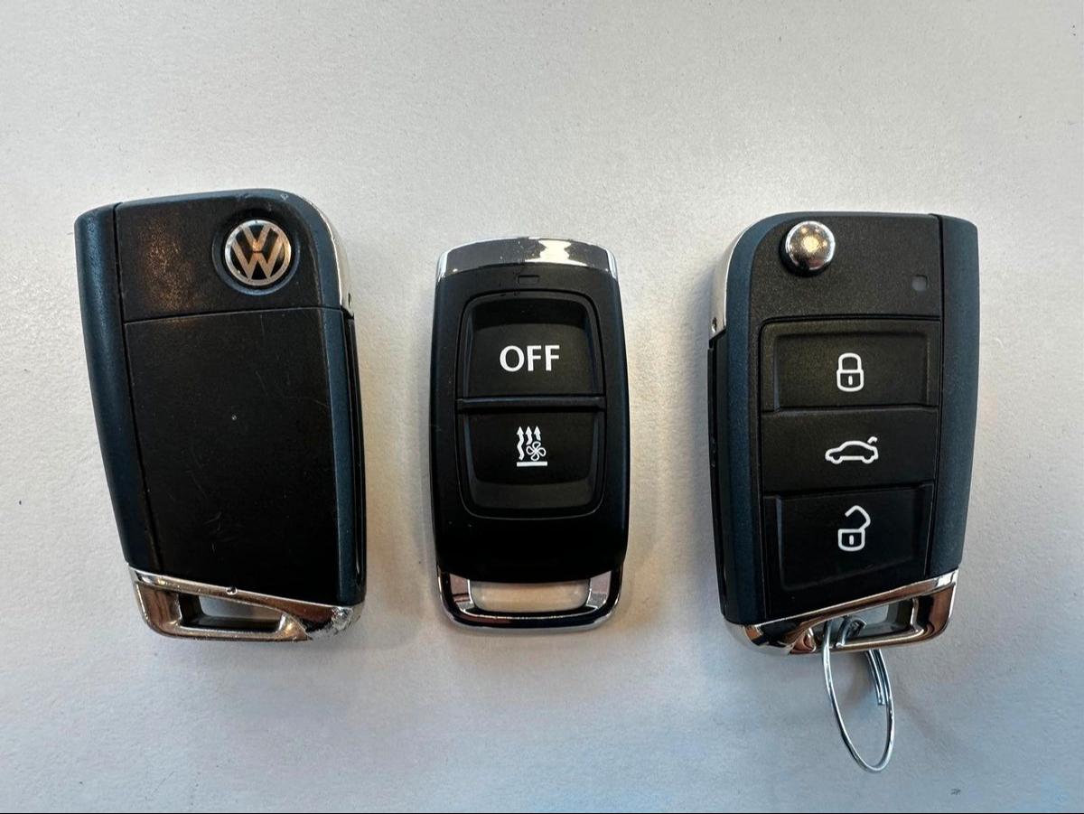 Volkswagen Touran 2.0 TDI, Highline, R-Line-Paket 1. Hand