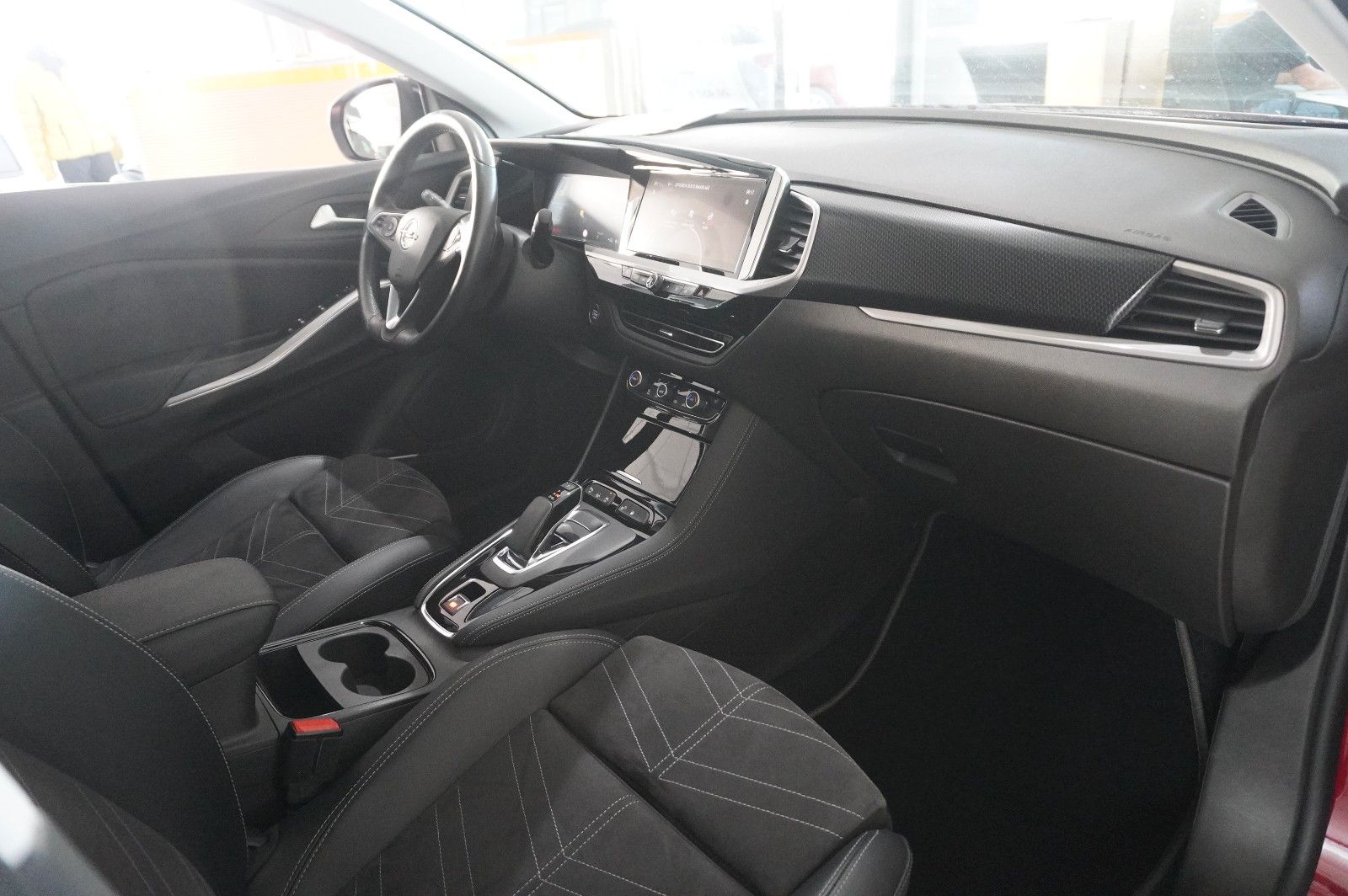 Fahrzeugabbildung Opel Grandland (X) ULTIMATE 4HYBRID NAVI/LED/360°/AHK