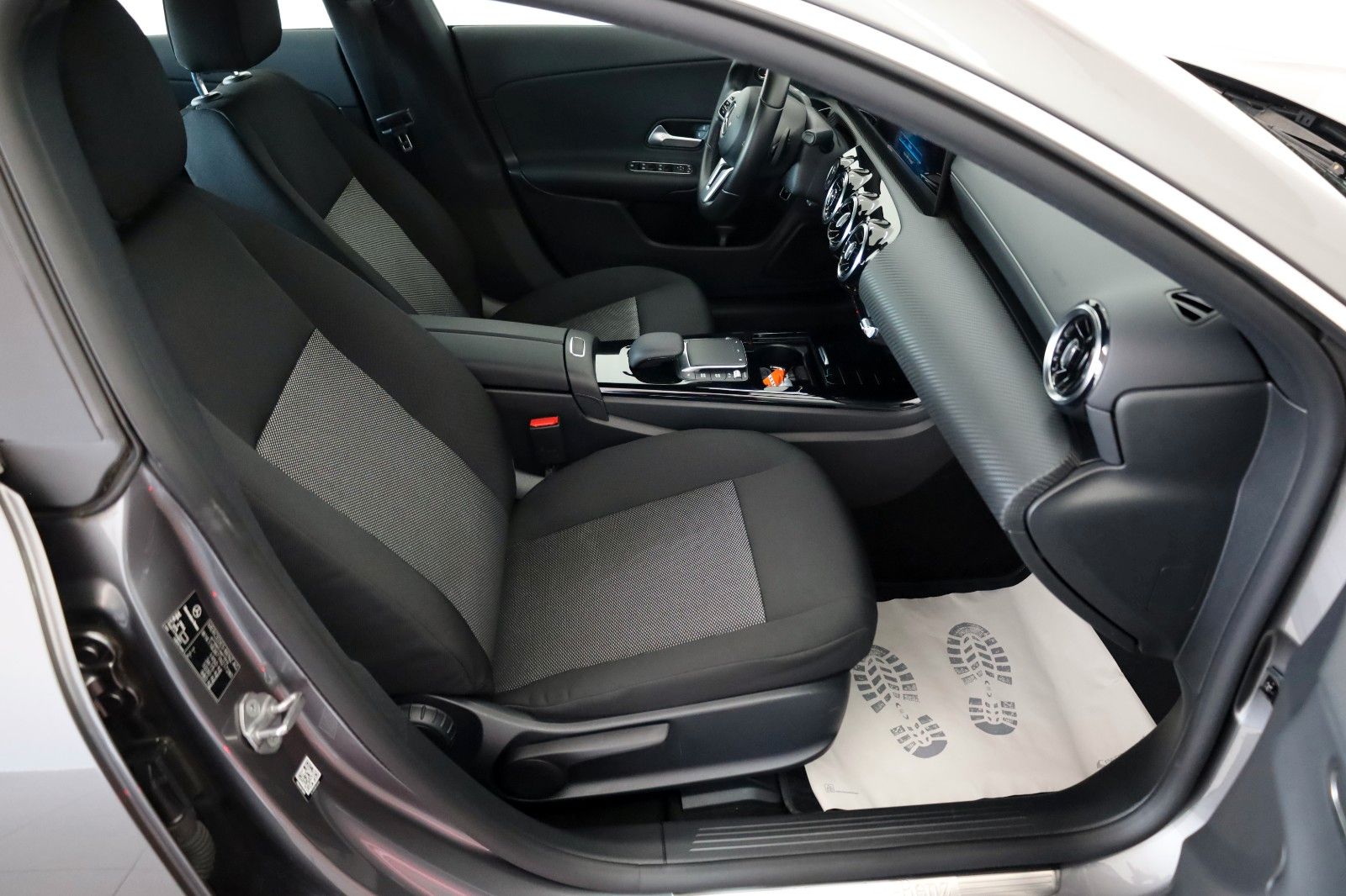 Fahrzeugabbildung Mercedes-Benz CLA 200 Coupè, Navi, LED, SH, Kamera, Widescreen