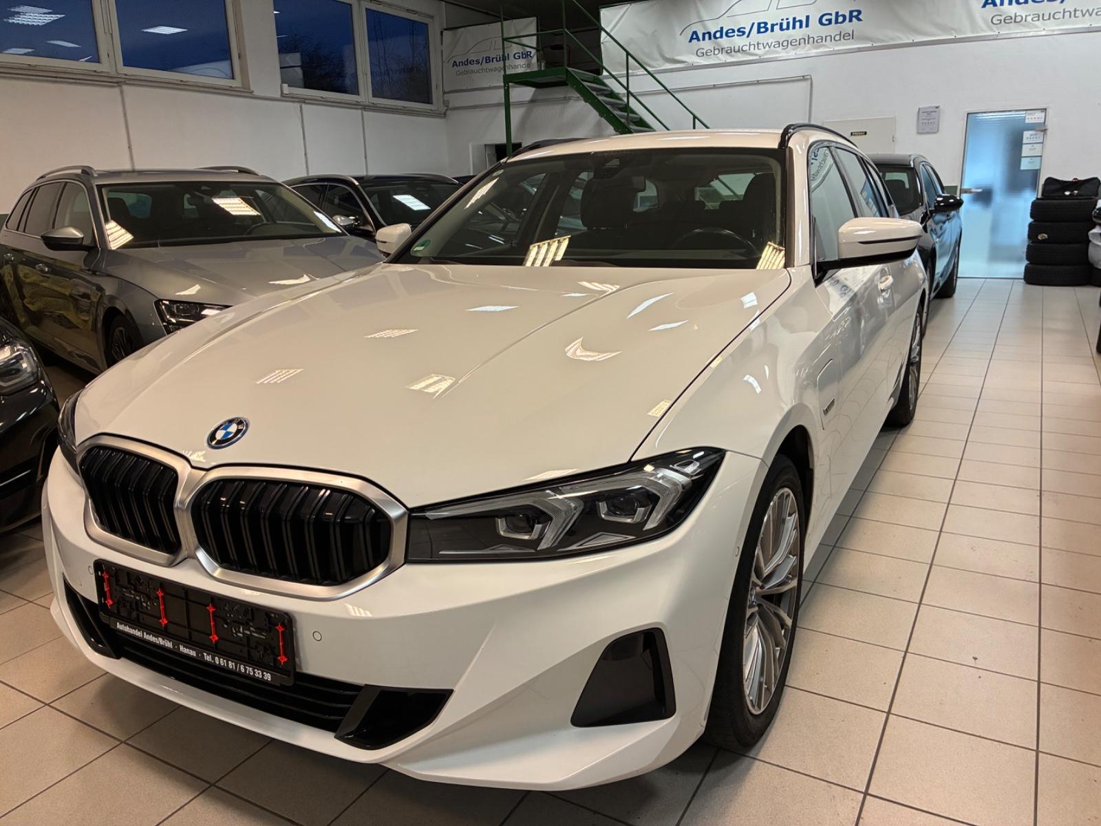 BMW 330 e Touring Navi LED AHKs SHZ LRHZ DAB KAMERA