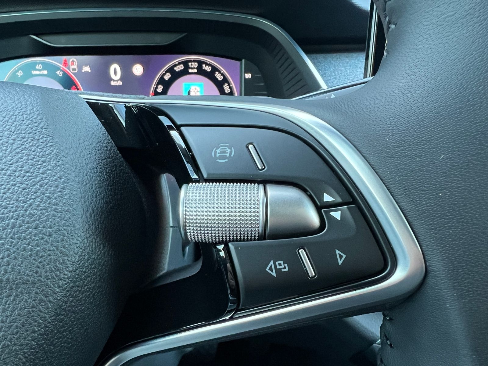 Fahrzeugabbildung SKODA Octavia Combi Balance 2.0 TDI DSG *AHK, Rückfahr