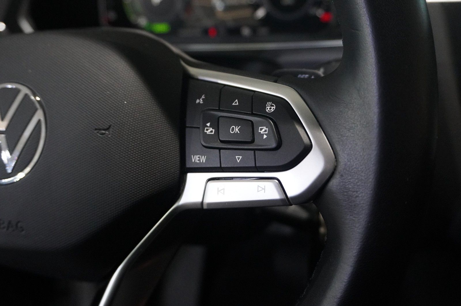 Fahrzeugabbildung Volkswagen Tiguan Life 1.4 e-HYBRID NAVI/LED/KAMERA/SH/VIRT