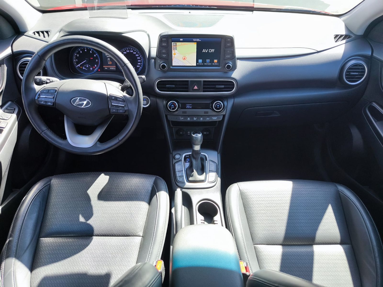 Fahrzeugabbildung Hyundai Kona Premium GLASD+LED+NAVI+KAM+SHZ+AHK+ACC+