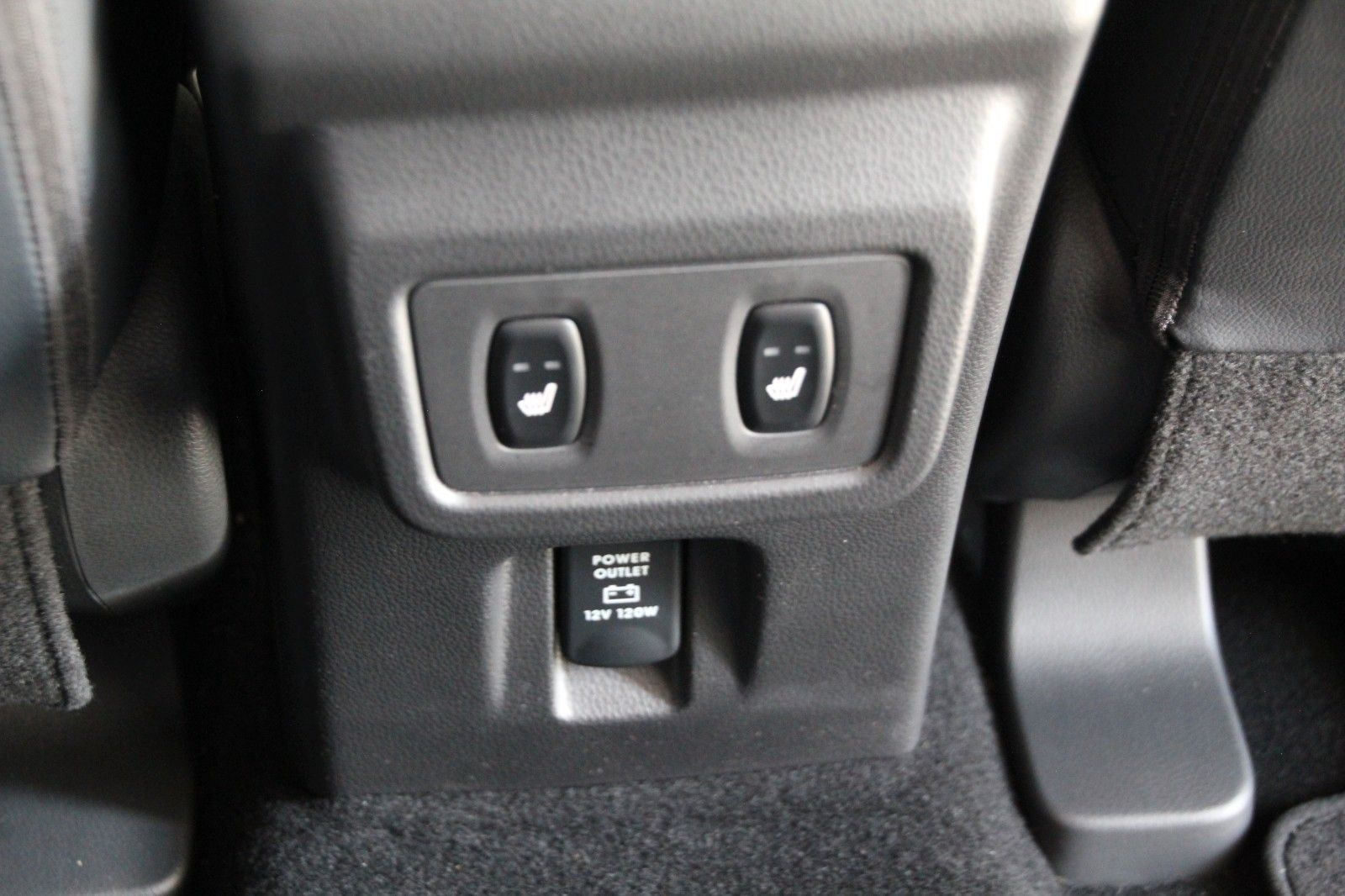 Fahrzeugabbildung Mitsubishi Eclipse Cross Top PHEV AHK