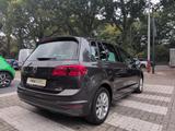 Volkswagen Golf VII Sportsvan  1.2 TSI BMT EU6 Lounge - Volkswagen Golf mit Benzin-Antrieb: 1.6
