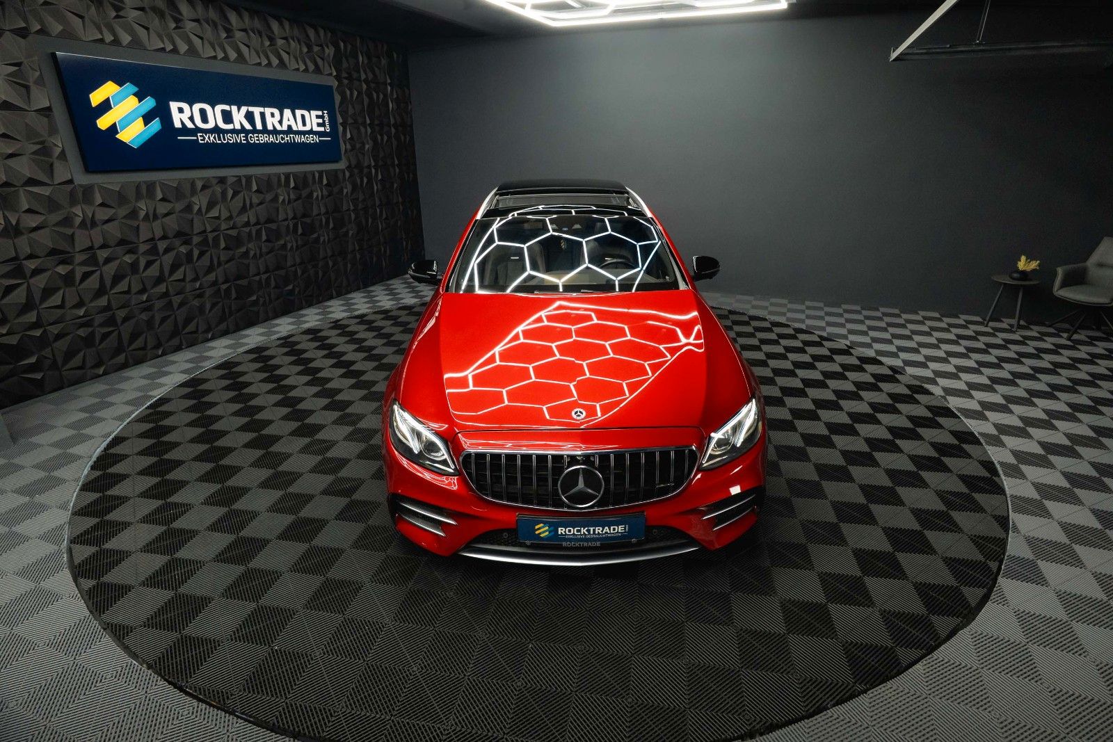 Fahrzeugabbildung Mercedes-Benz E 43 AMG 4Matic Night-Paket *Airmatic*ACC*Pano*
