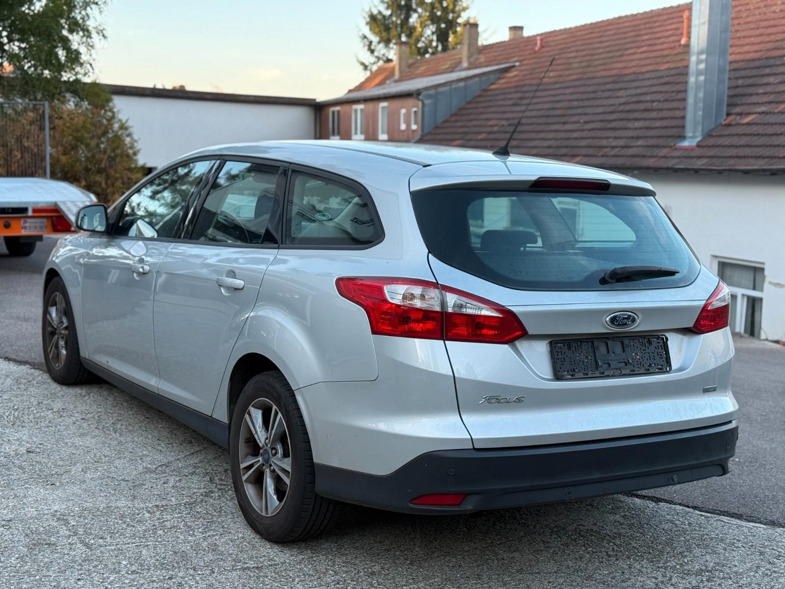 Ford Focus 2013 — engine 998 cm³, 125 HP (92kW)
