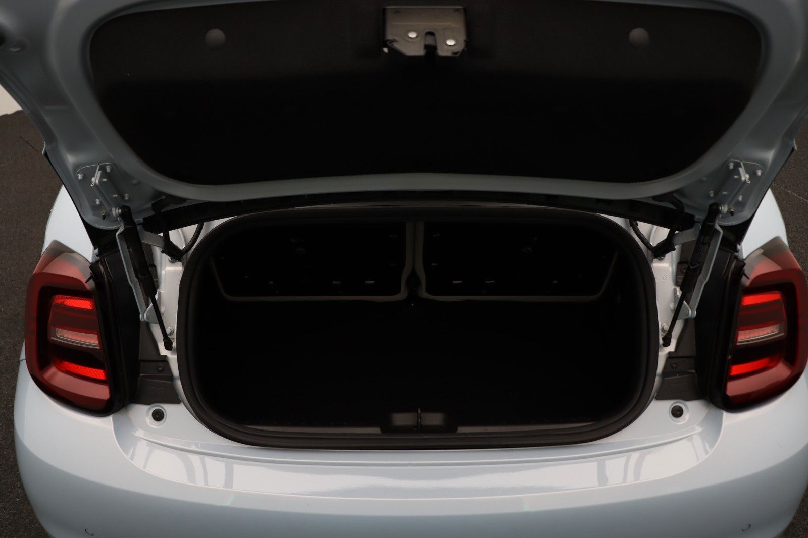 Fahrzeugabbildung Fiat 500e La Prima