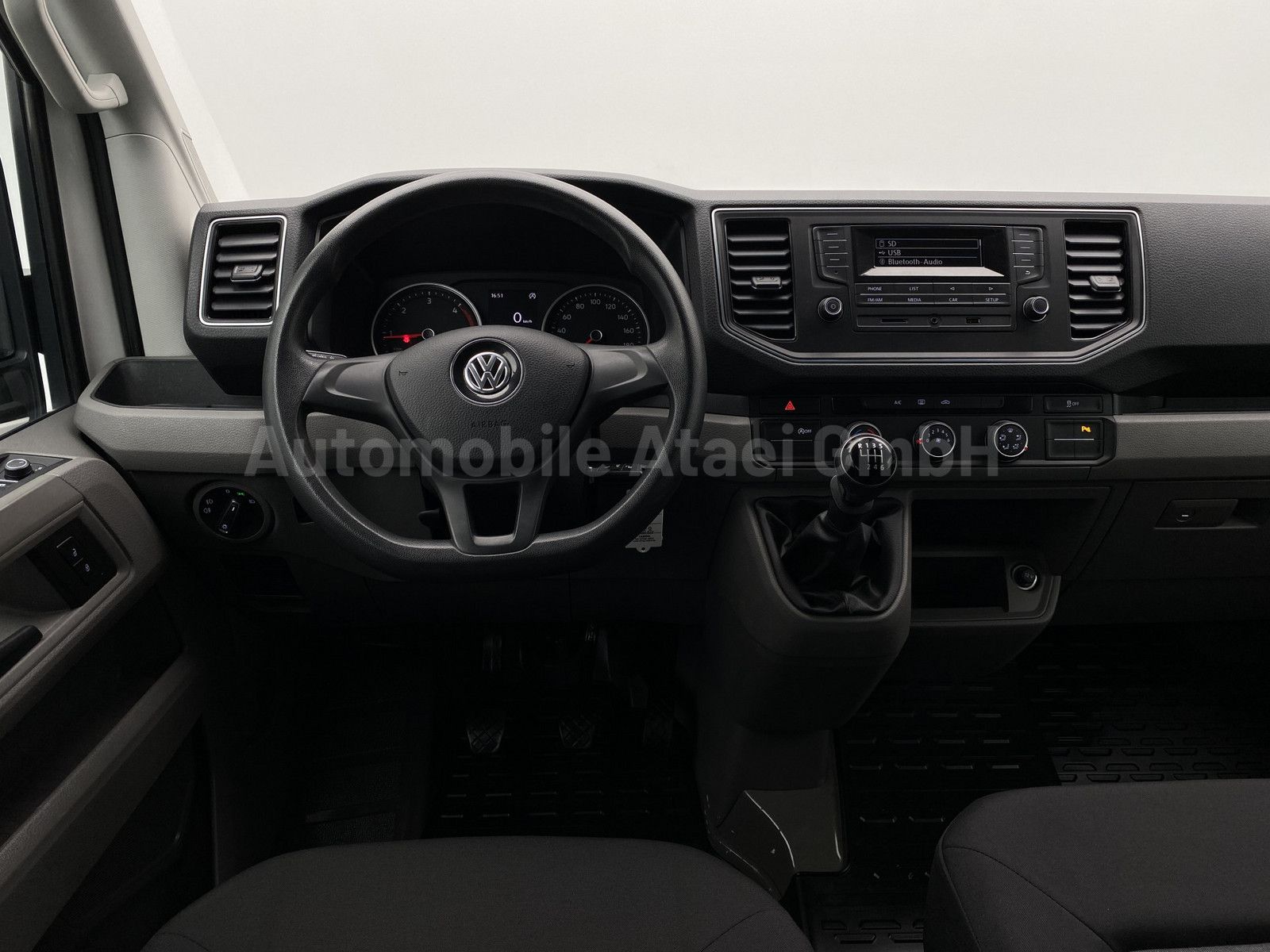 Fahrzeugabbildung Volkswagen Crafter 35 Plus *Mixto+6-Sitze* AHK 3,0t 2682
