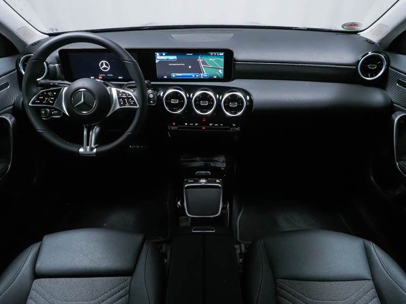 Fahrzeugabbildung Mercedes-Benz A 200 Progressive*MultiBeam*360°*Totwinkel*Navi*