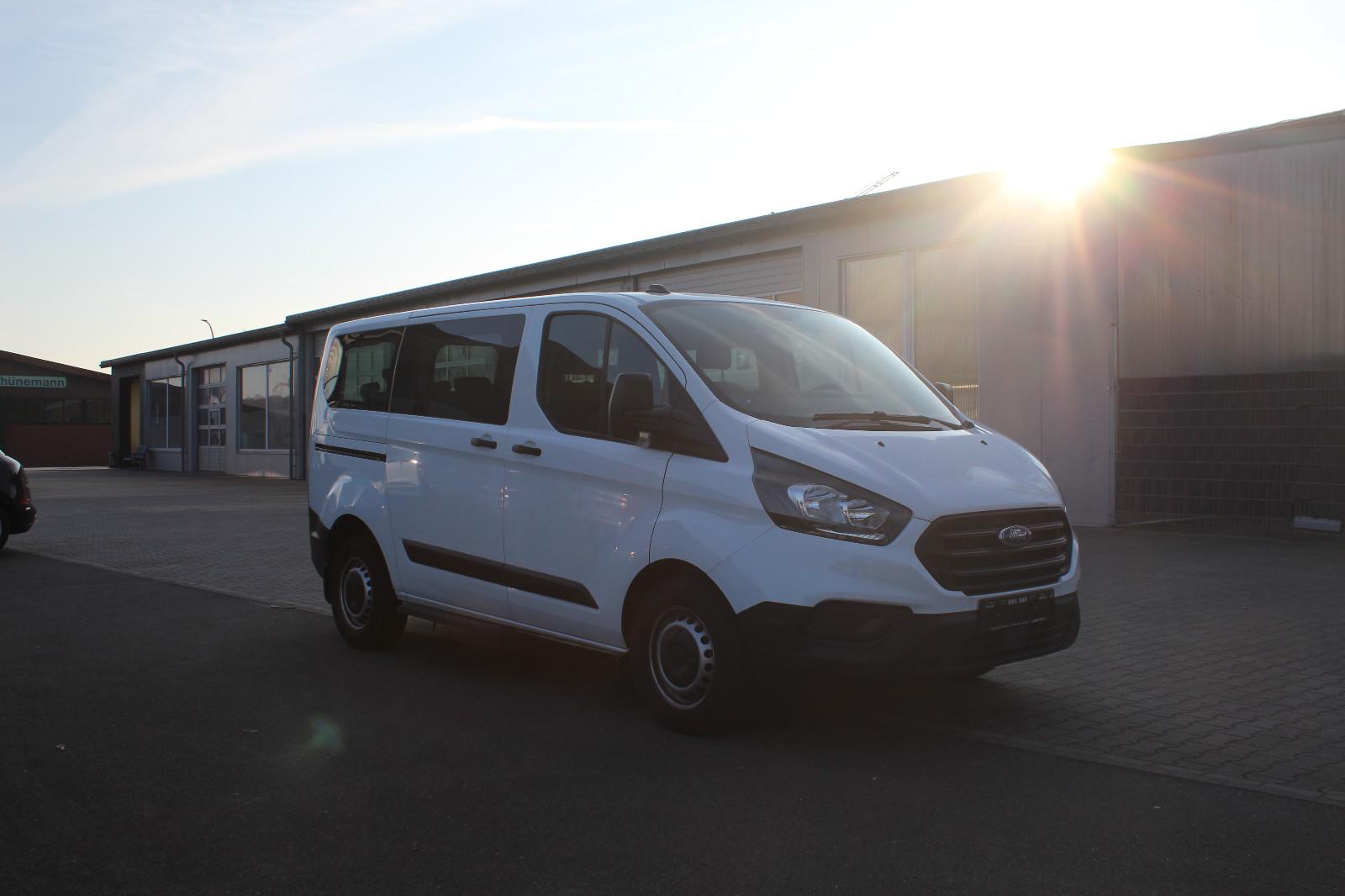 Ford Transit Custom Kombi 320 L1 (9 Sitzer)