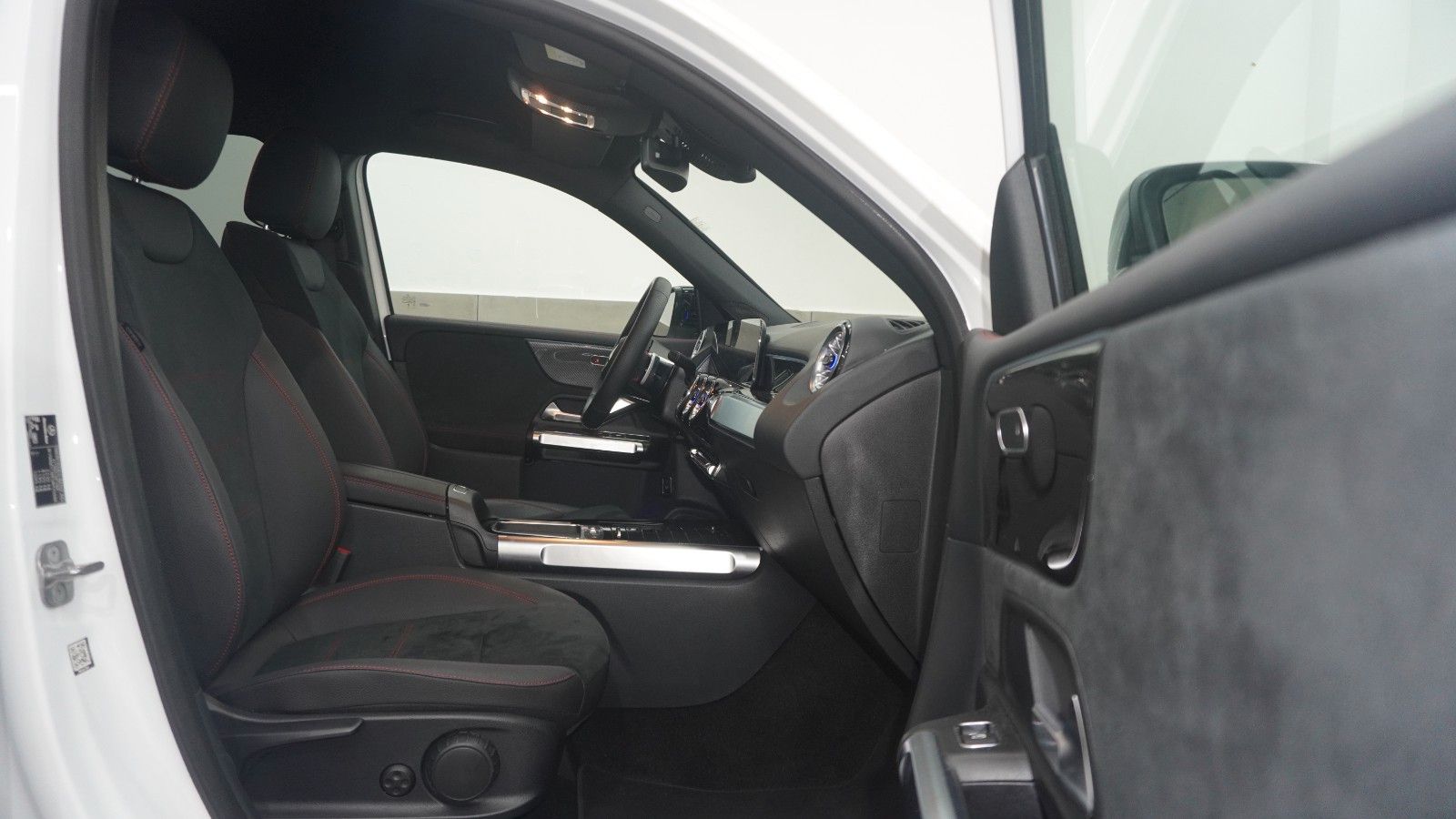Mercedes-Benz GLB 200 d AMG MultiBeam/Ambiente+/ACC/Keyless foto 14