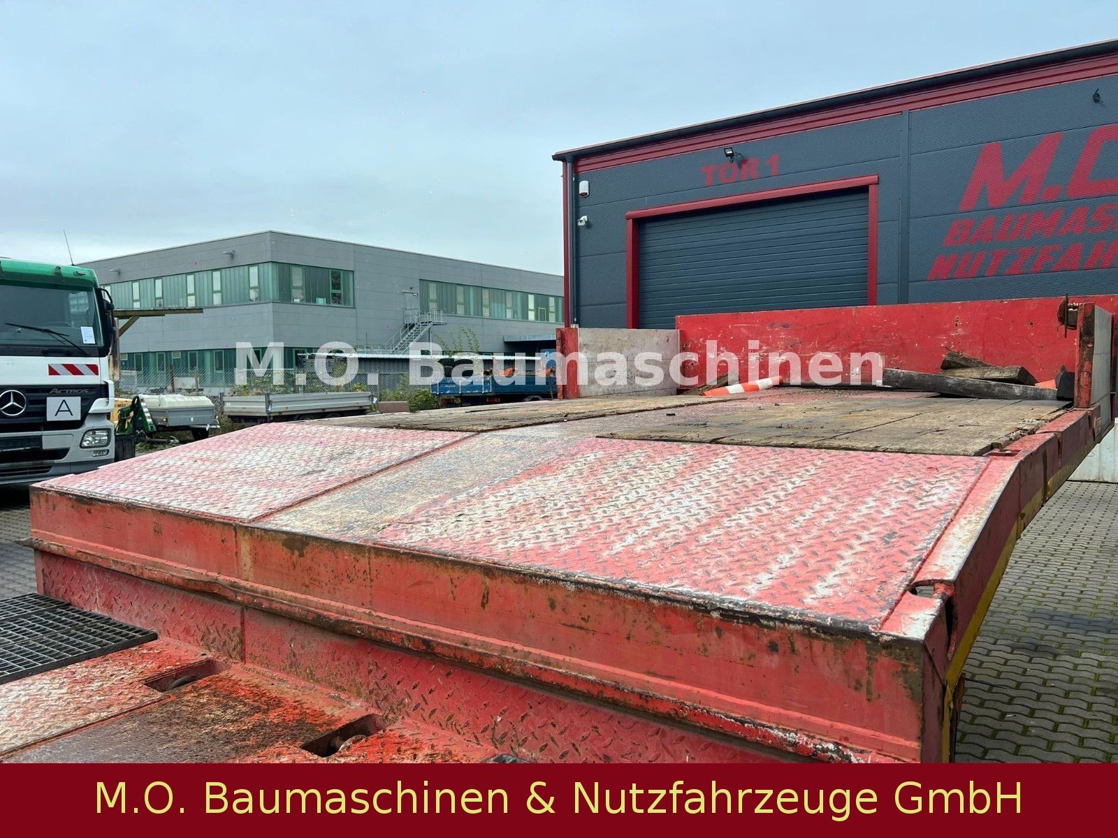 Fahrzeugabbildung LinTrailers 4 LSDU 18-40 / 4 Achser / Luftgefedert /