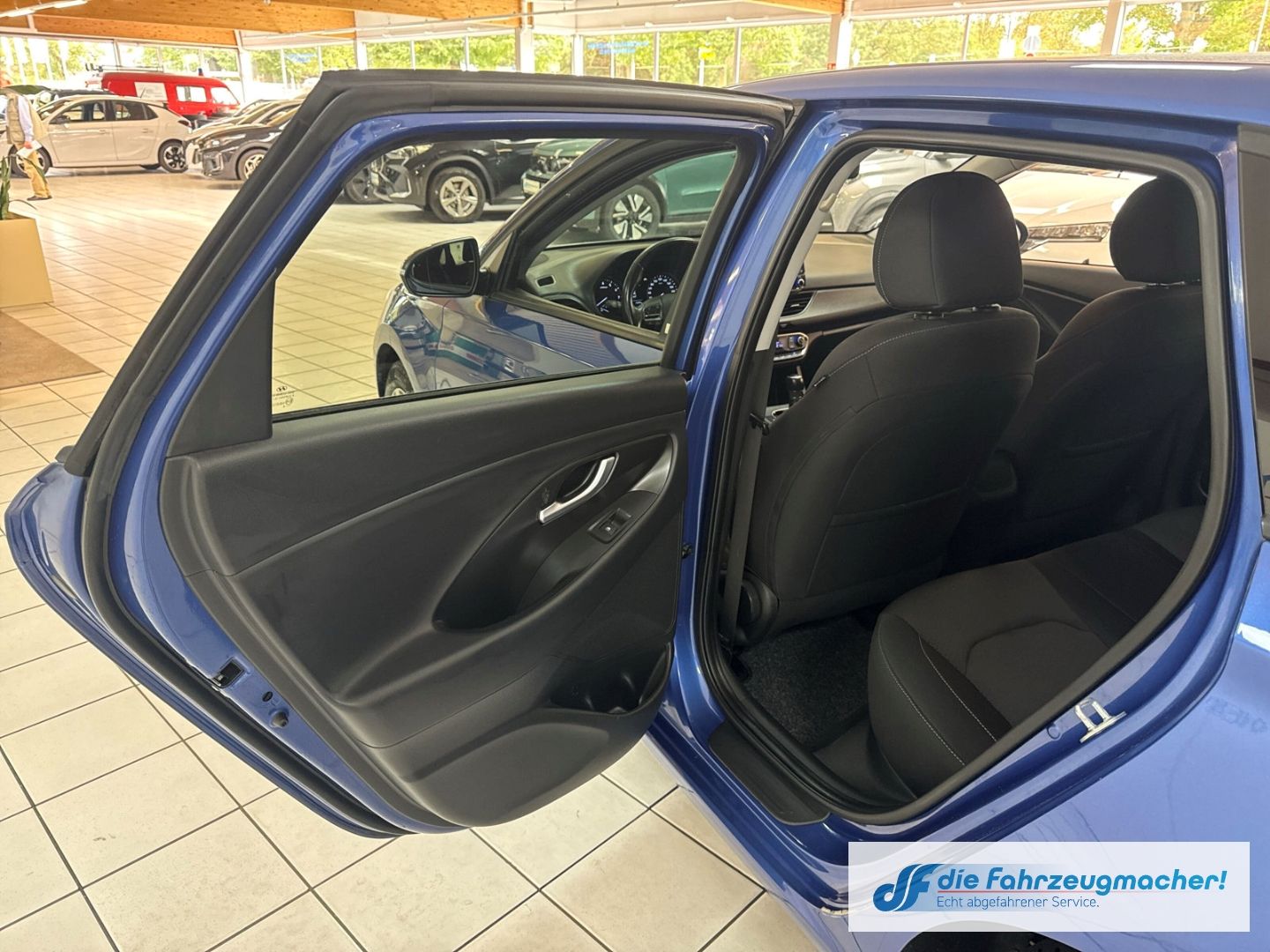 Fahrzeugabbildung Hyundai i30 YES! Navi Apple CarPlay Android Auto Mehrzon