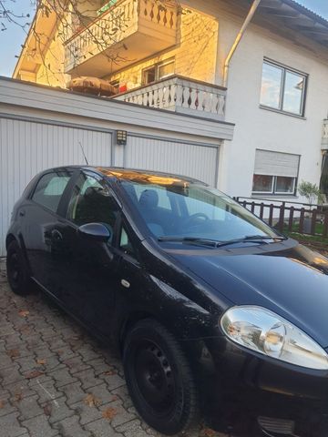 Fiat Punto wie Neu, da die wichtigsten T...