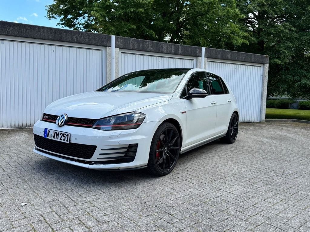 Image of Volkswagen Golf