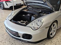 Fahrzeugabbildung Porsche 911 Turbo Coupe (XENON/CARBON/HAMANN-ABGAS